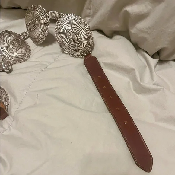Justin Silver and Brown Concho‎ Belt, cowgirl boho vintage like new - Picture 6 of 8